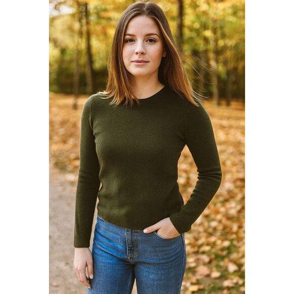 Prive Women’s 100% Cashmere Dark Green Sweater Quiet Luxury Timeless Classic XS - Picture 2 of 8